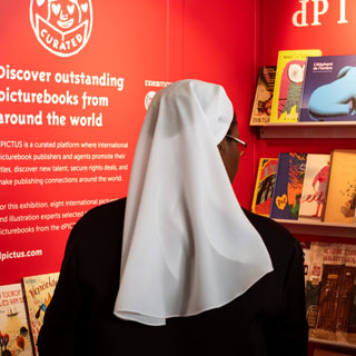 dPICTUS book fair showcases