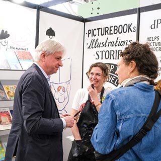 dPICTUS book fair showcases